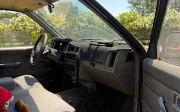 Nissan-frontier-1990-black-3