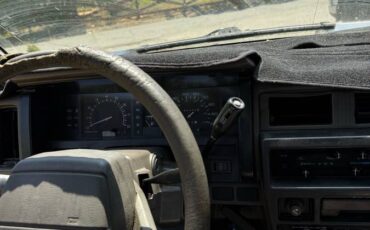 Nissan-frontier-1990-black