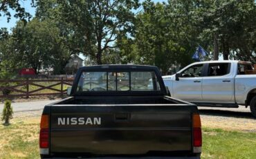 Nissan-frontier-1990-black-6
