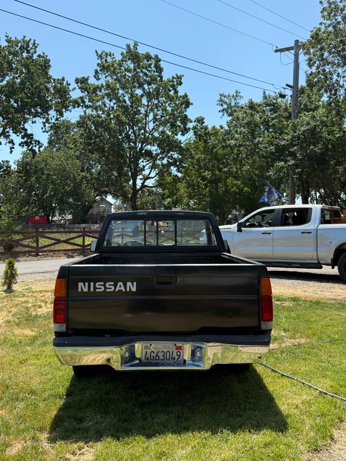 Nissan-frontier-1990-black-6