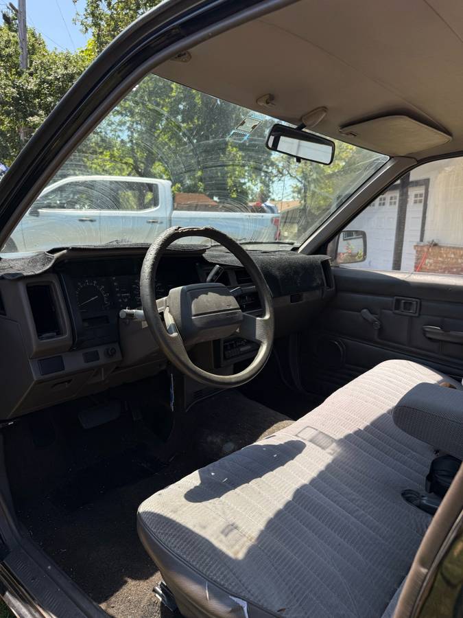 Nissan-frontier-1990-black-9