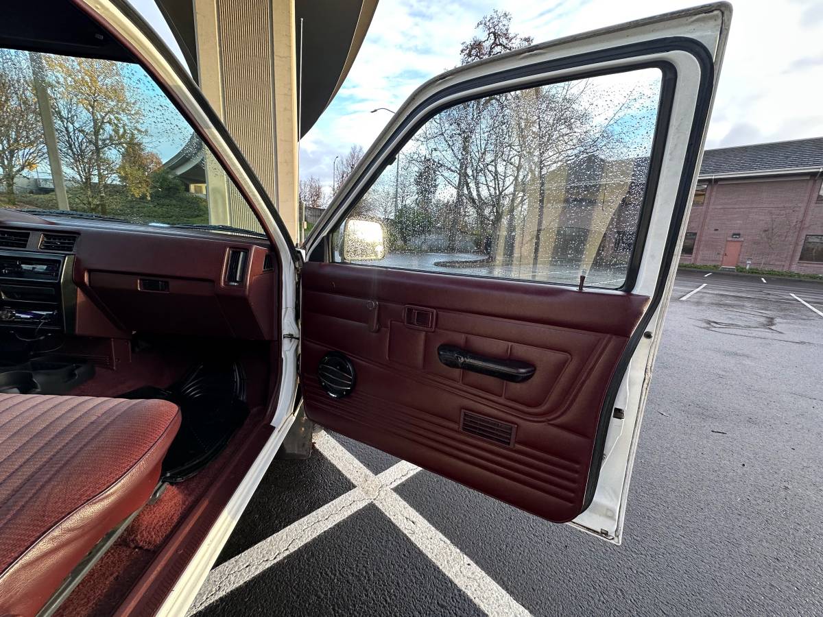 Nissan-hardbody-1991-3