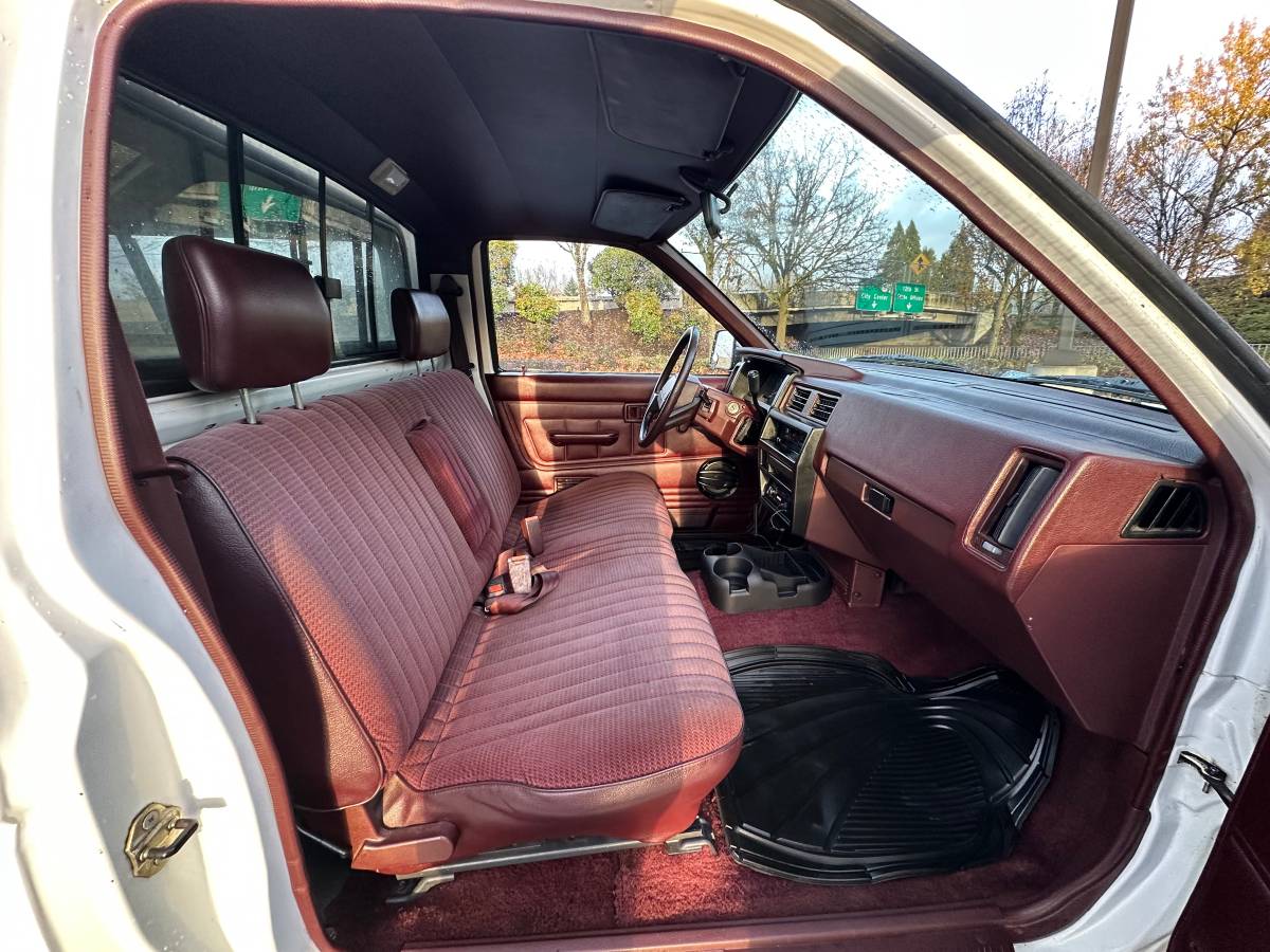 Nissan-hardbody-1991-4