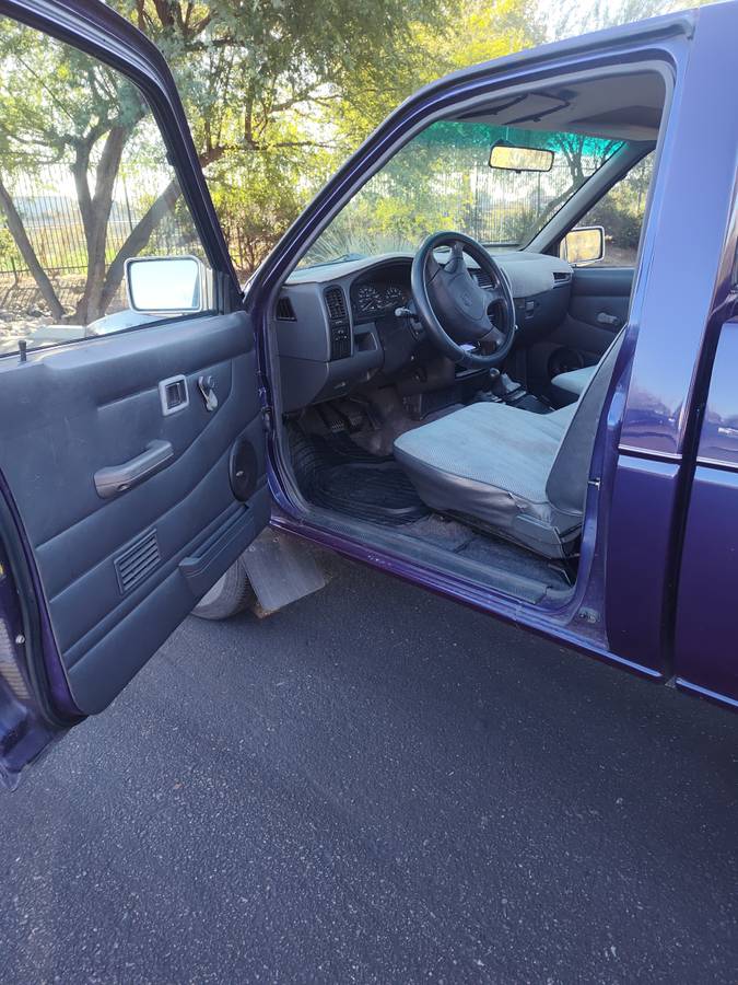 Nissan-hardbody-1995-purple-2