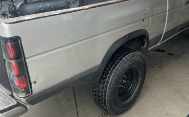 Nissan-hardbody-pickup-1986-blue-11