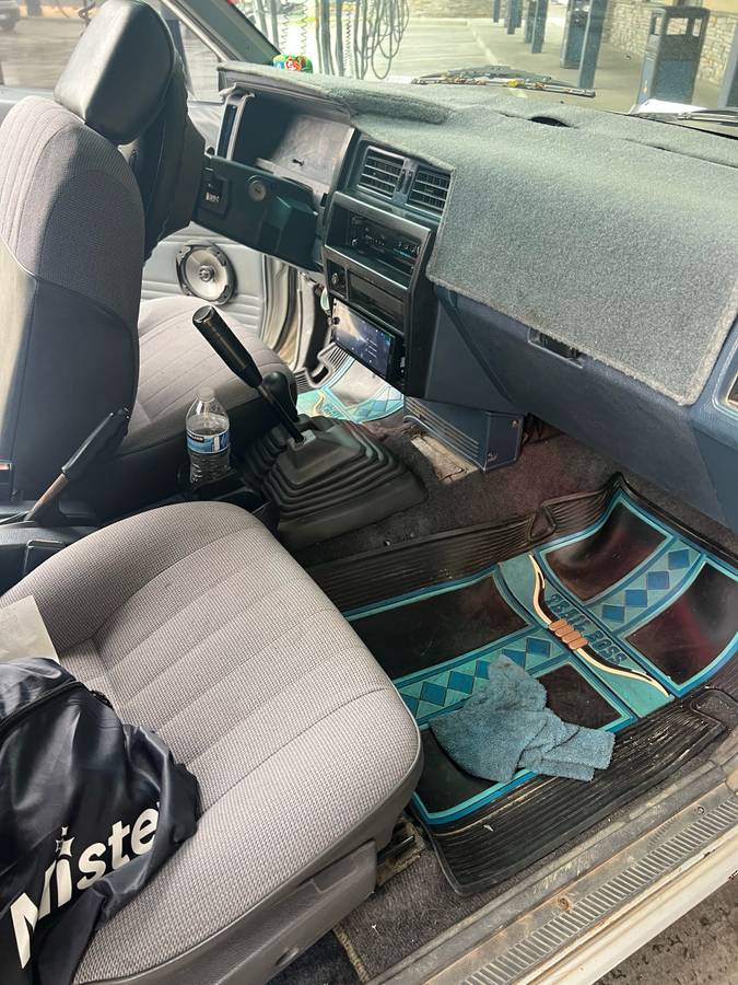 Nissan-hardbody-pickup-1986-blue-12