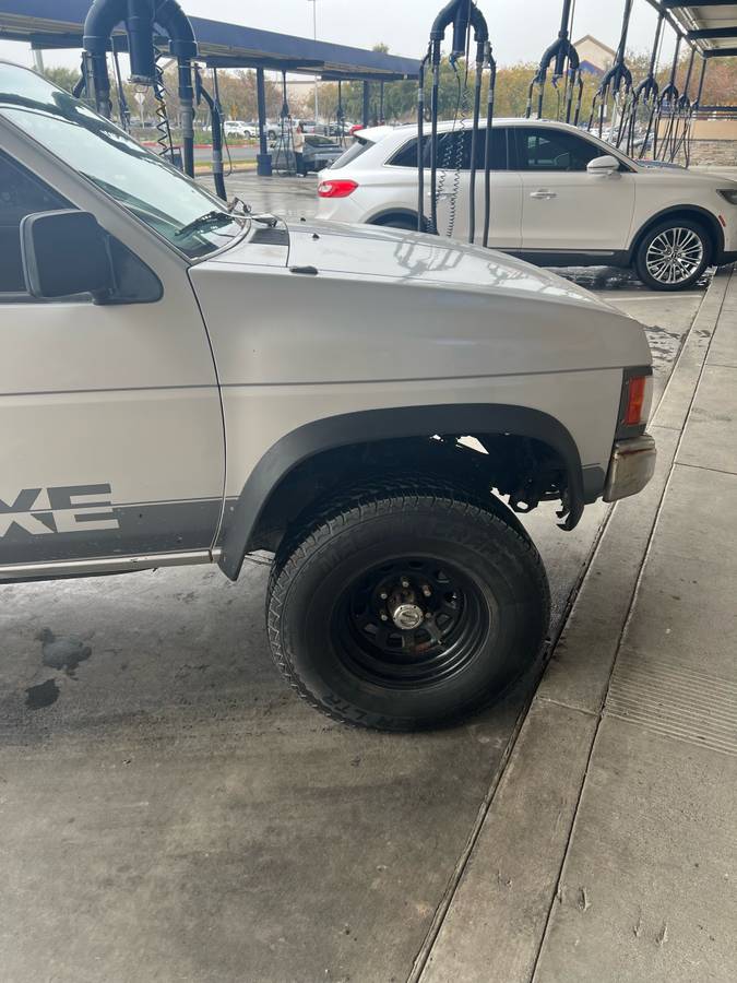 Nissan-hardbody-pickup-1986-blue