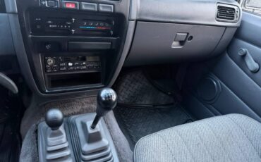 Nissan-hardbody-pickup-1995-1