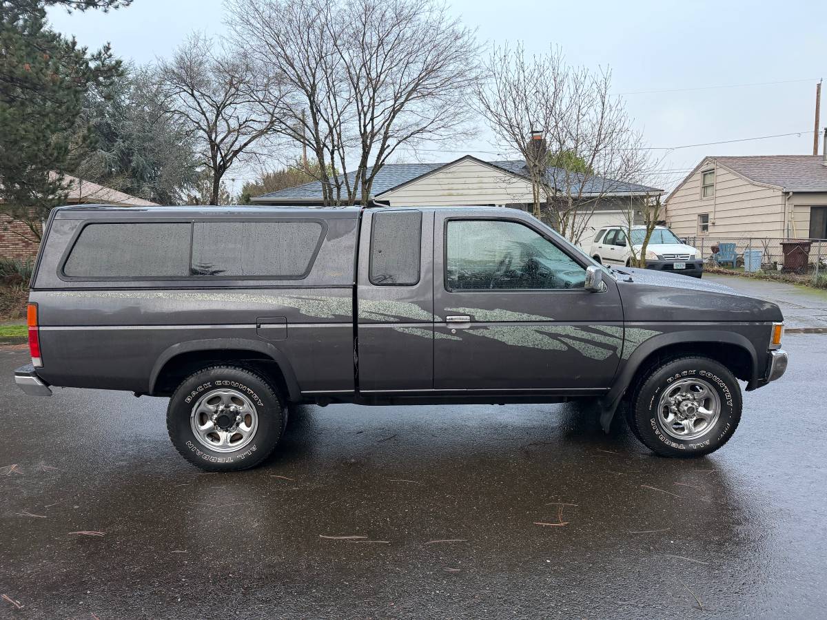 Nissan-hardbody-pickup-1995-3