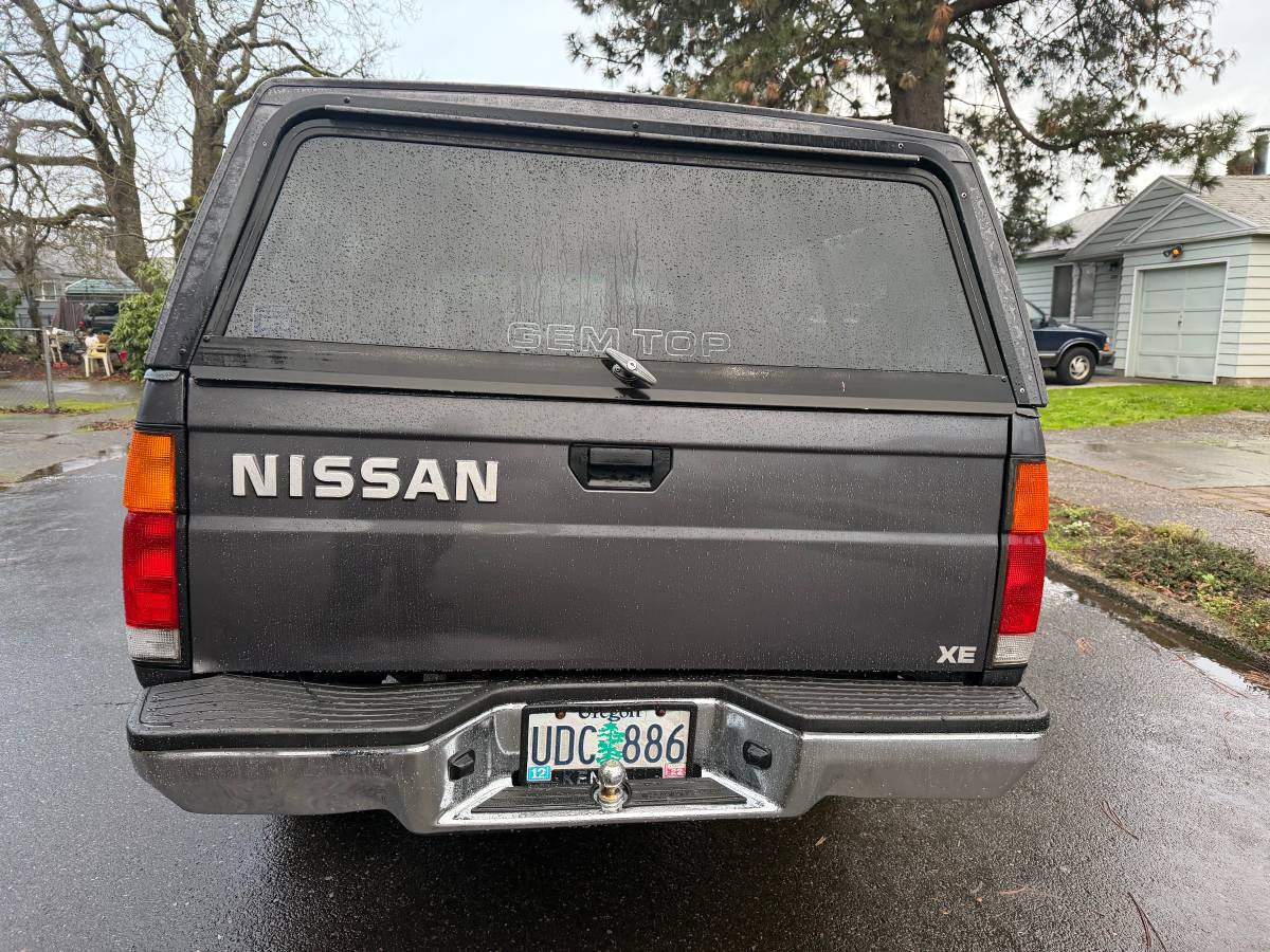 Nissan-hardbody-pickup-1995-5