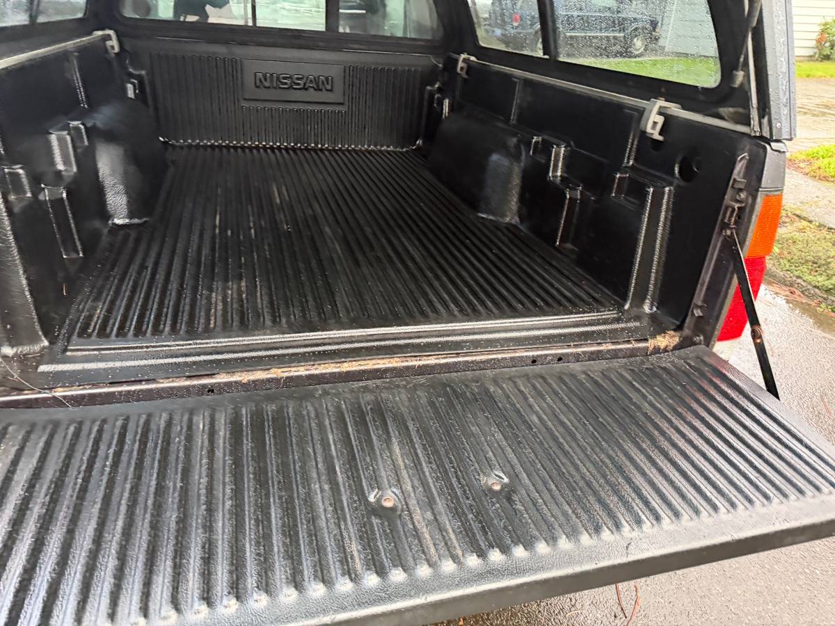 Nissan-hardbody-pickup-1995-6