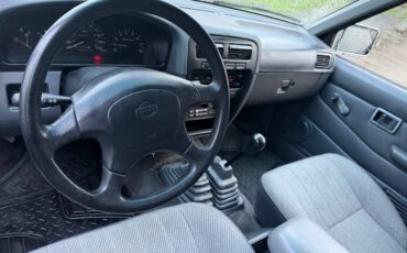 Nissan-hardbody-pickup-1995-9