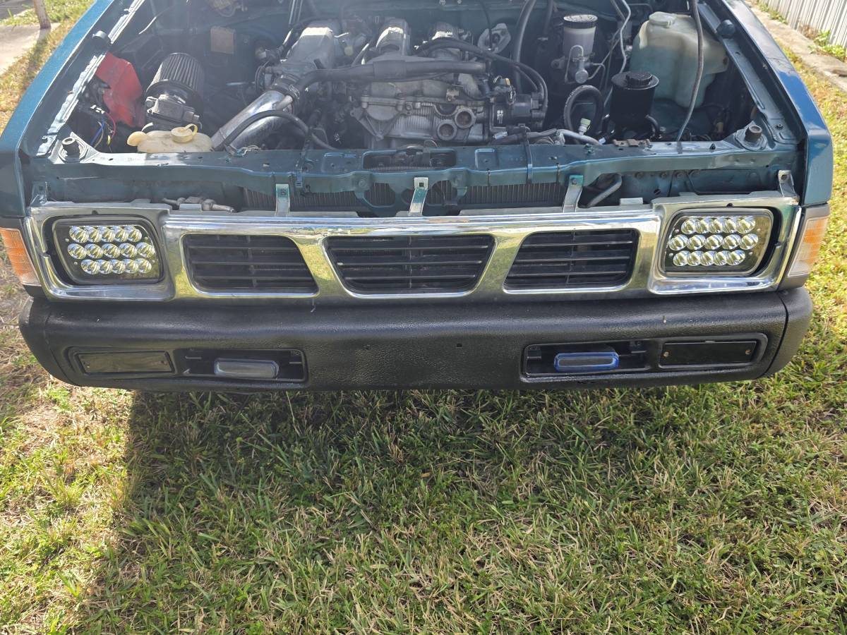 Nissan-hardbody-pickup-1995-green-10