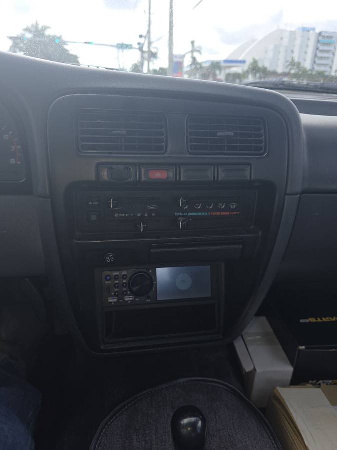 Nissan-hardbody-pickup-1995-green-19