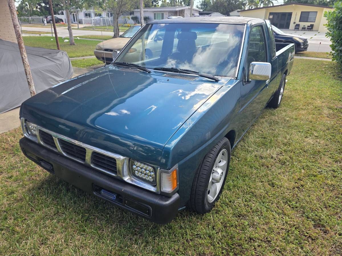 Nissan-hardbody-pickup-1995-green-2