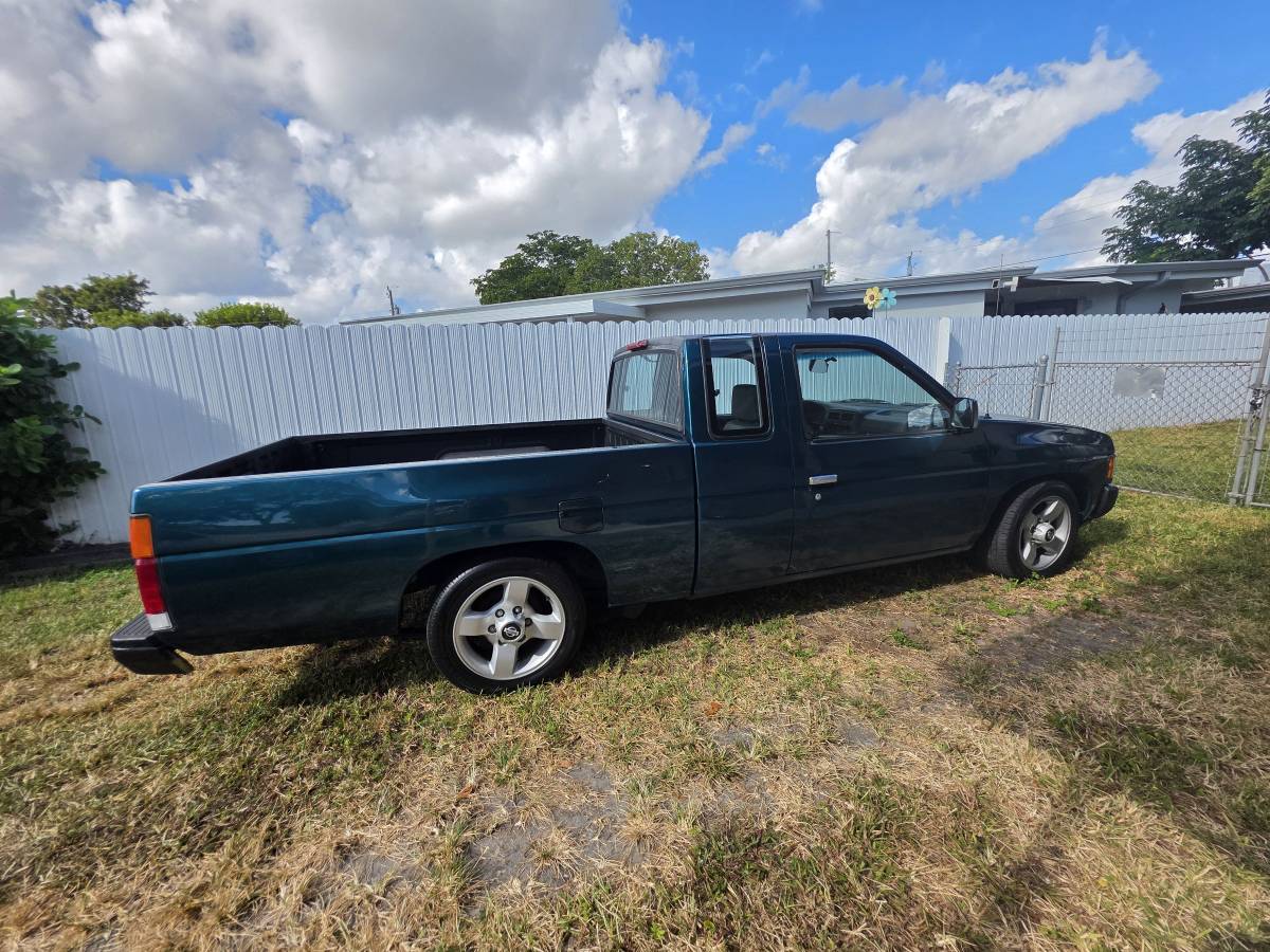 Nissan-hardbody-pickup-1995-green-3
