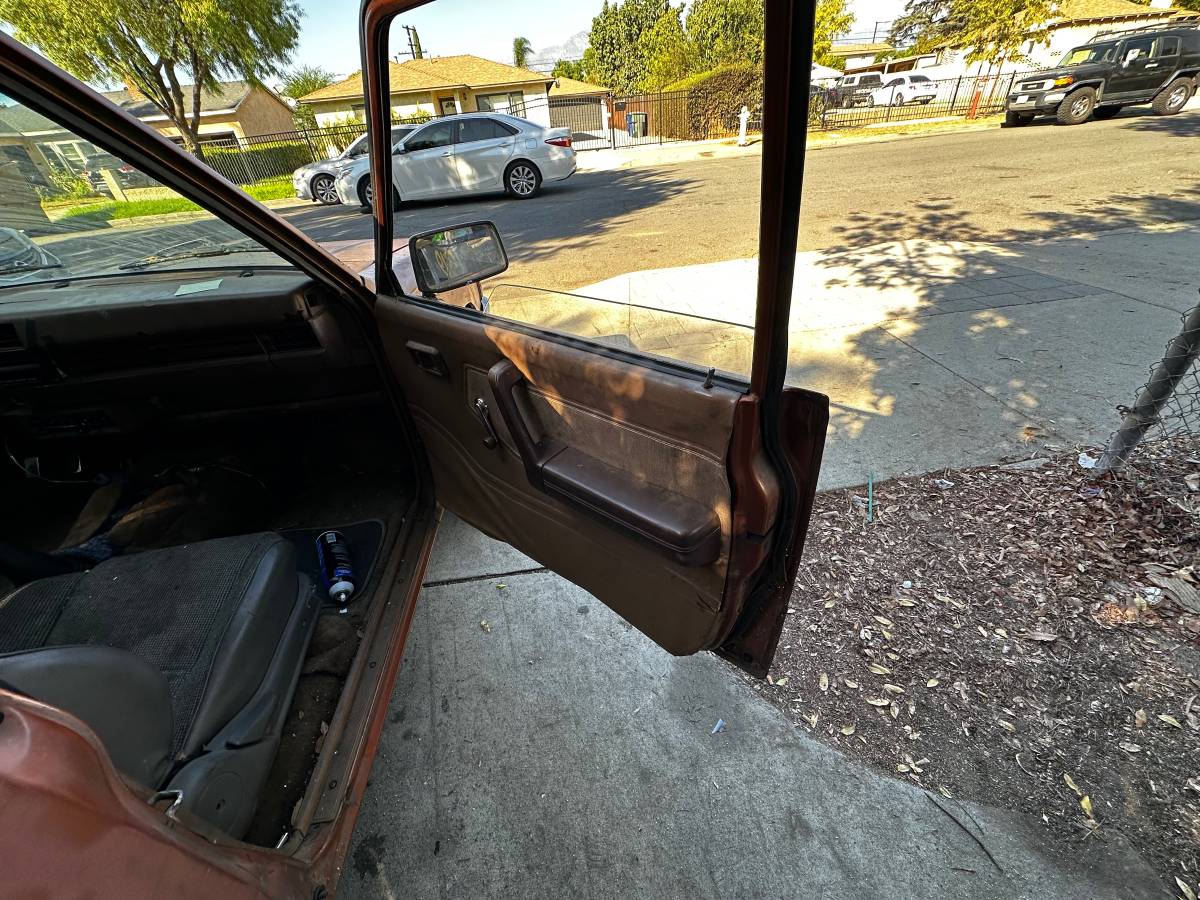 Nissan-hardbody-pickup-kingcab-1984-brown-35