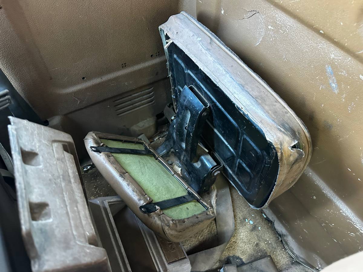 Nissan-hardbody-pickup-kingcab-1984-brown-37