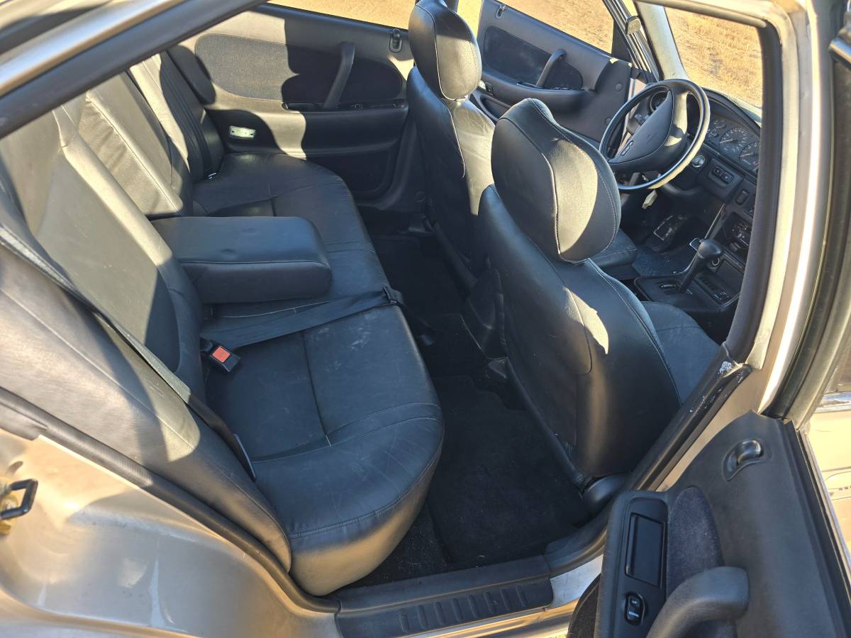 Nissan-maxima-1990-2