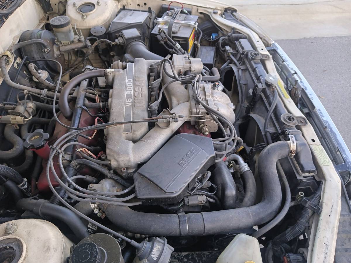 Nissan-maxima-1991-white-27