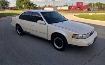 Nissan-maxima-1991-white-4