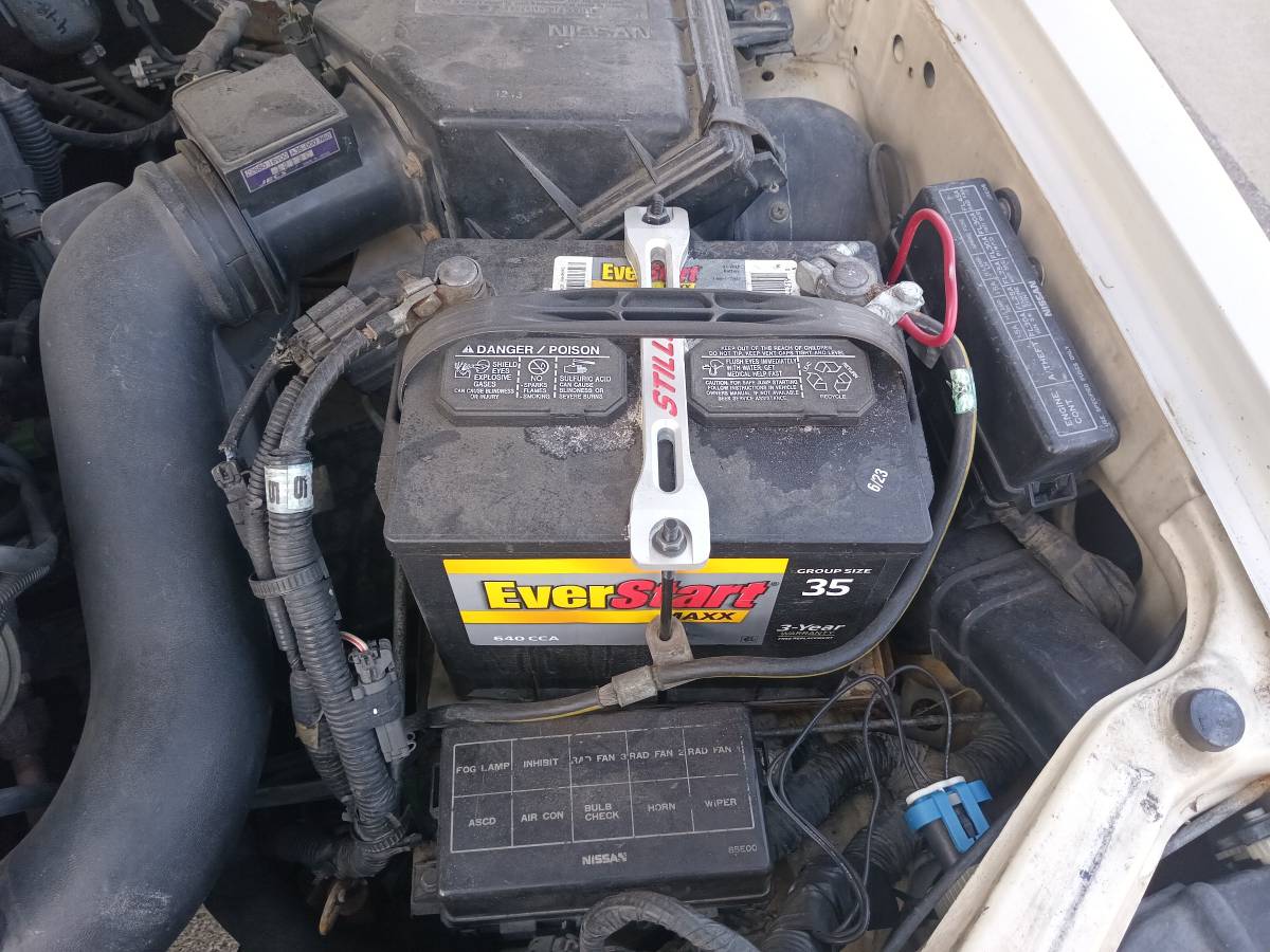 Nissan-maxima-1991-white-6