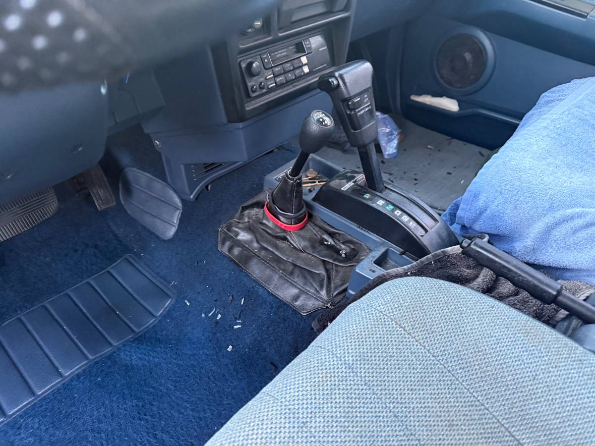 Nissan-pathfinder-1992-grey-11