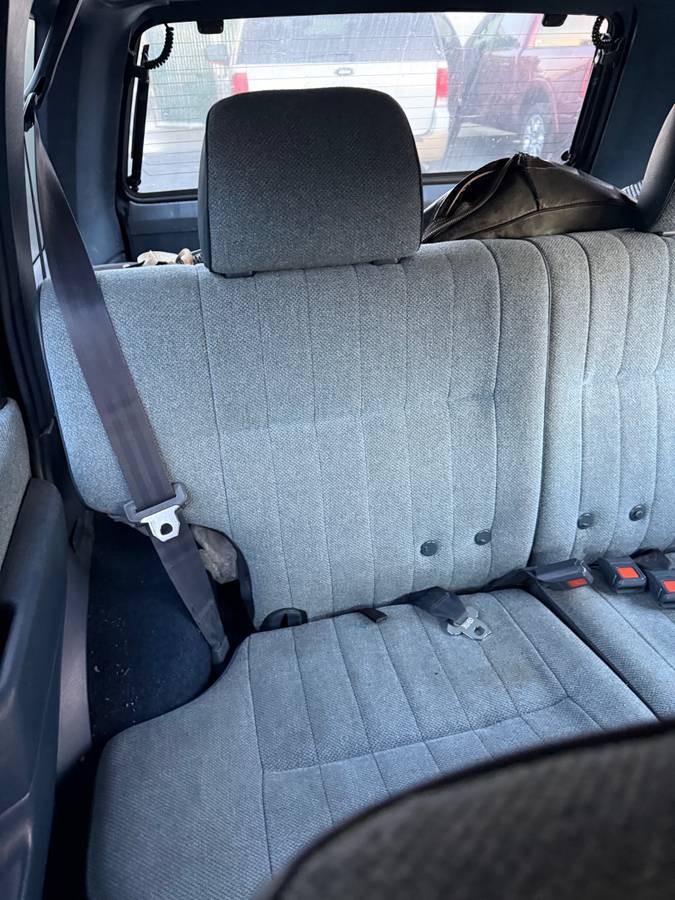 Nissan-pathfinder-1992-grey-16