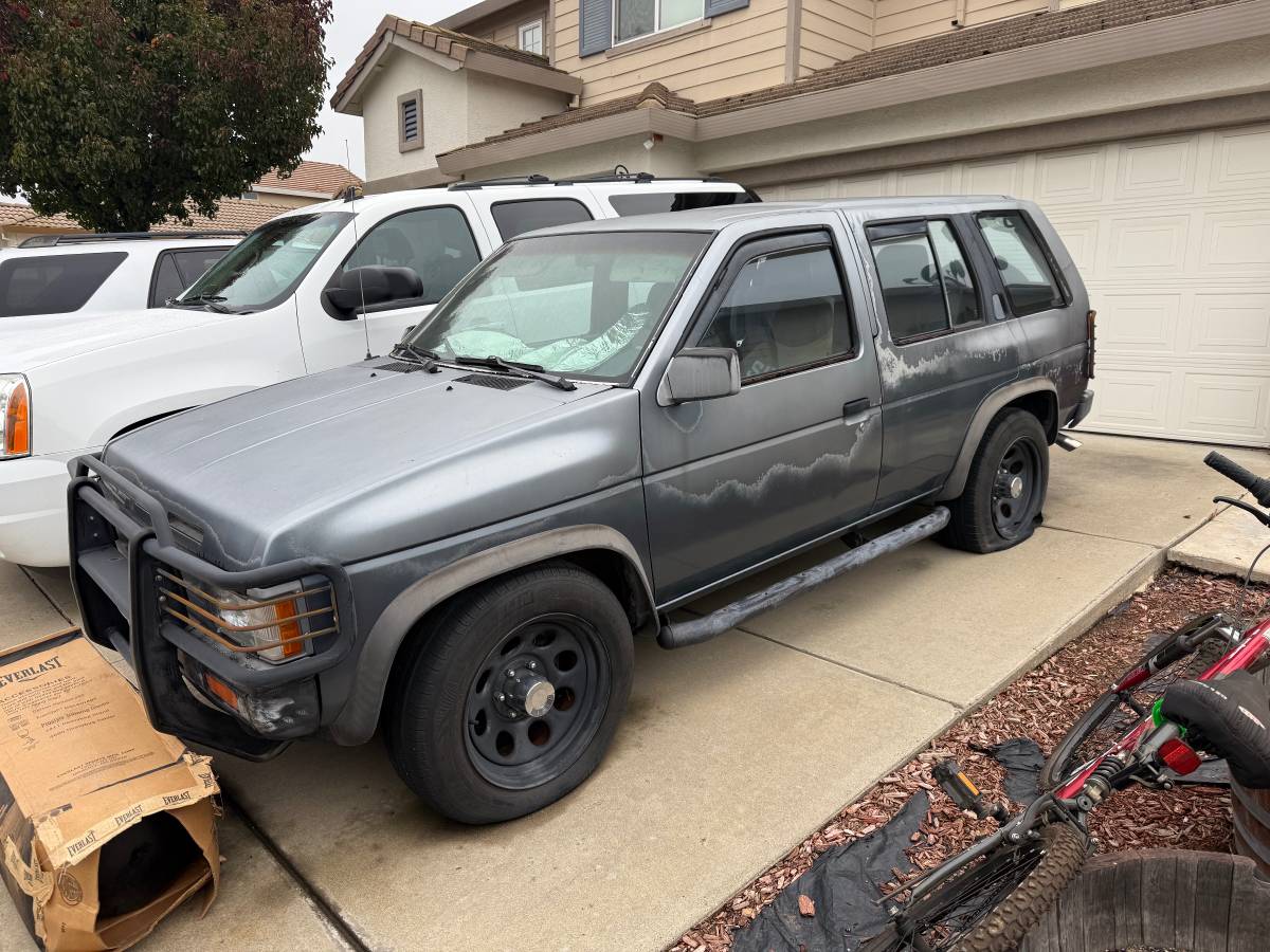 Nissan-pathfinder-1992-grey-18
