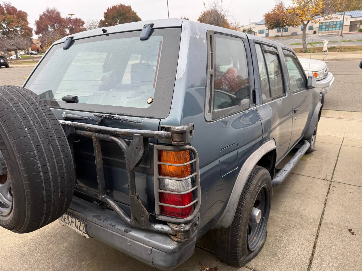 Nissan-pathfinder-1992-grey-19