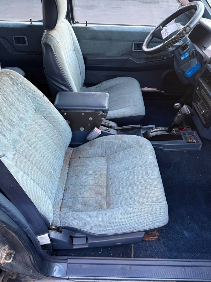 Nissan-pathfinder-1992-grey-4