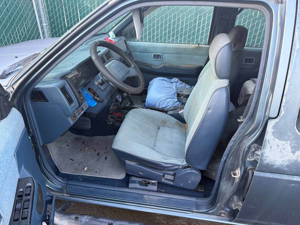 Nissan-pathfinder-1992-grey-9