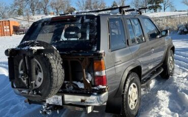 Nissan-pathfinder-1993-5