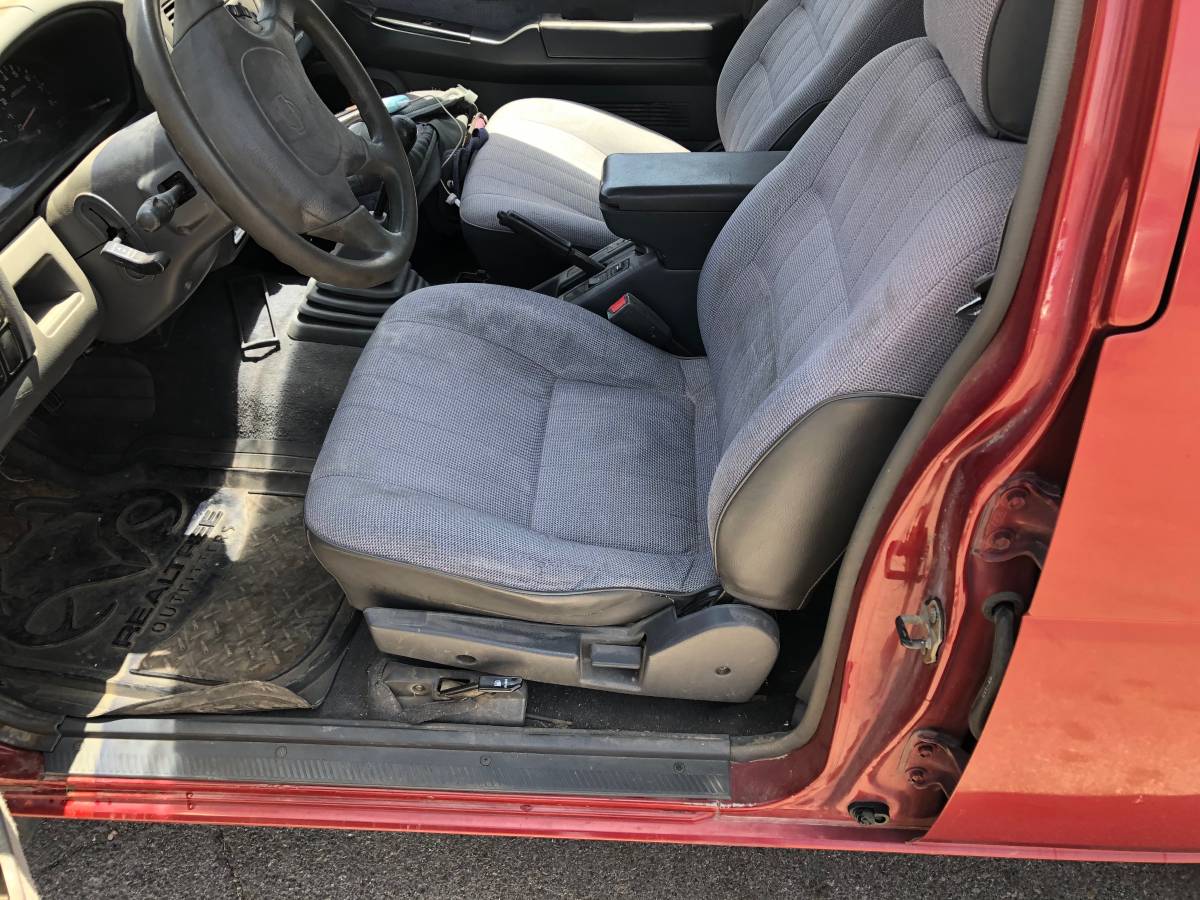 Nissan-pathfinder-1995-5