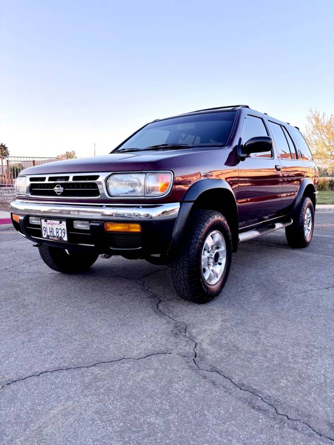 Nissan-pathfinder-1996-custom-1