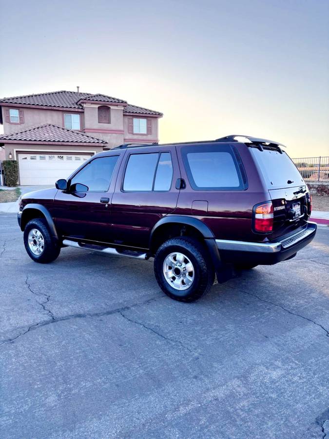 Nissan-pathfinder-1996-custom-10