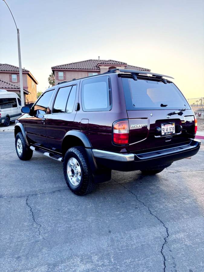 Nissan-pathfinder-1996-custom-6