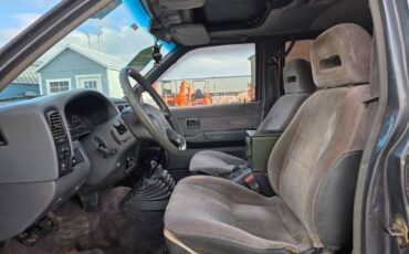 Nissan-pathfinder-4x4-1995-1