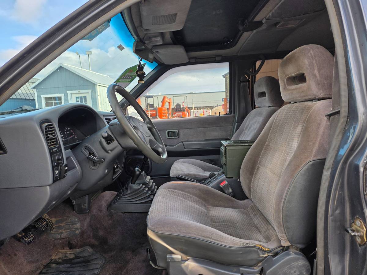 Nissan-pathfinder-4x4-1995-1
