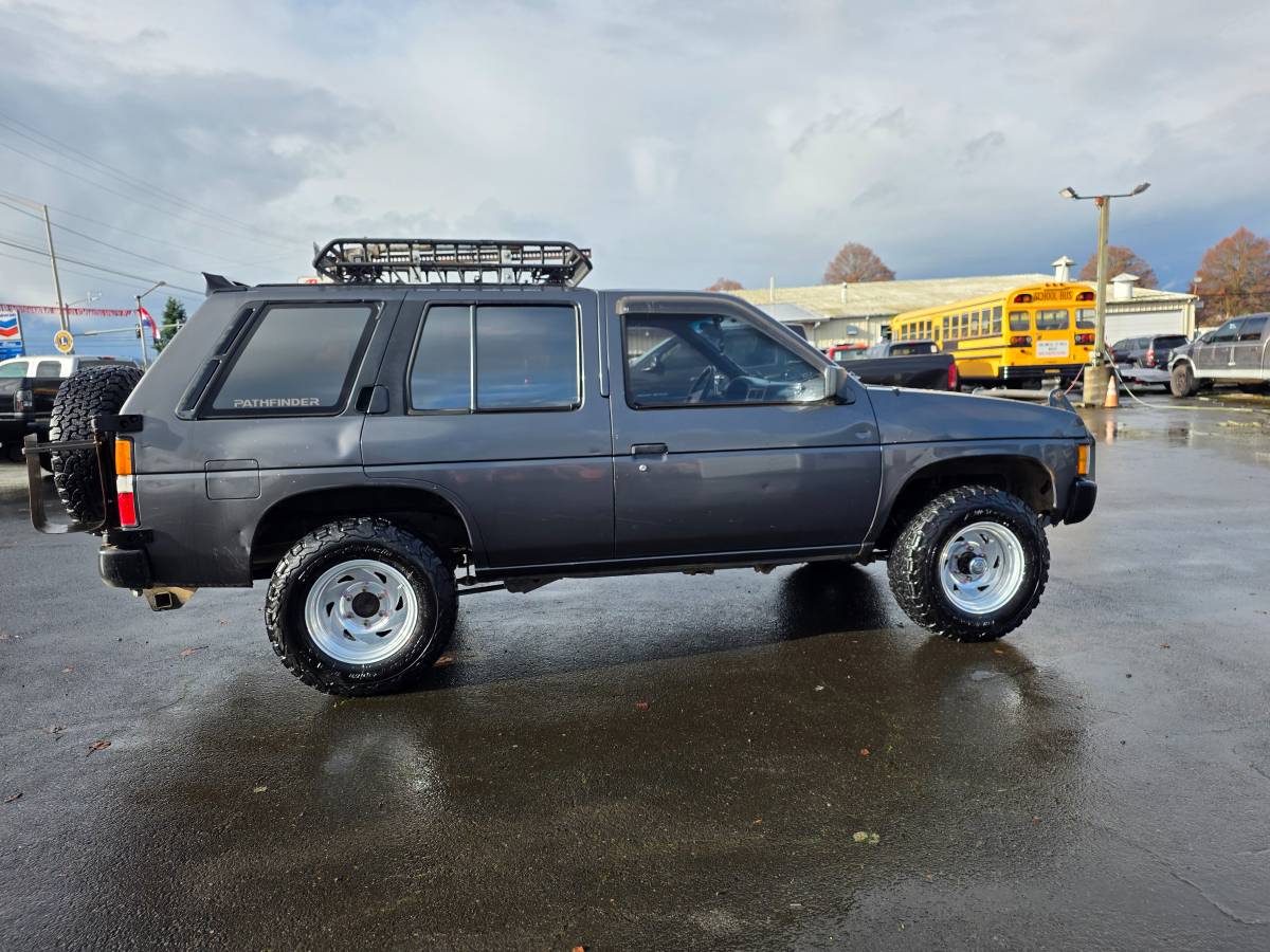 Nissan-pathfinder-4x4-1995-12