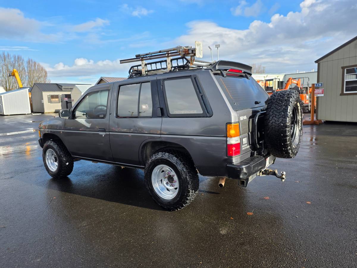 Nissan-pathfinder-4x4-1995-12
