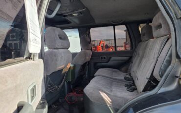 Nissan-pathfinder-4x4-1995-3