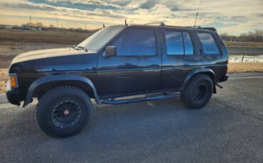Nissan-pathfinder-se-4x4-1995-black