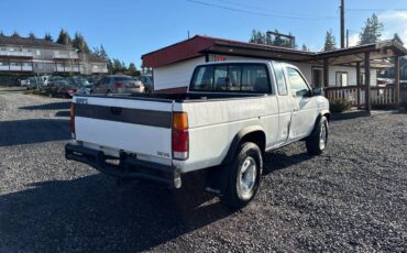 Nissan-pickup-1991-white-1