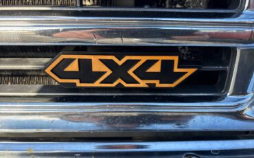 Nissan-pickup-1991-white-15