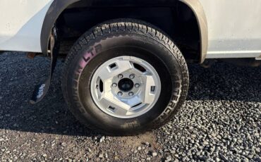 Nissan-pickup-1991-white-17