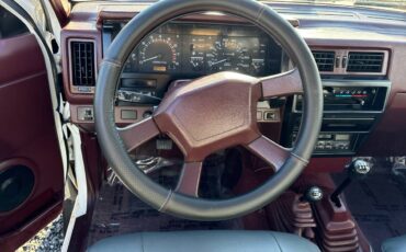 Nissan-pickup-1991-white-18