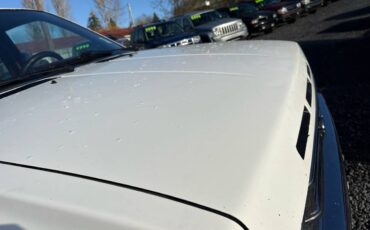 Nissan-pickup-1991-white-5