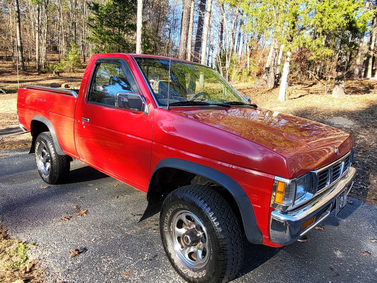 Nissan-pickup-1995-red-1