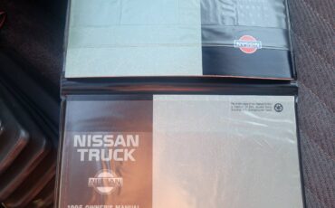 Nissan-pickup-1995-red-7